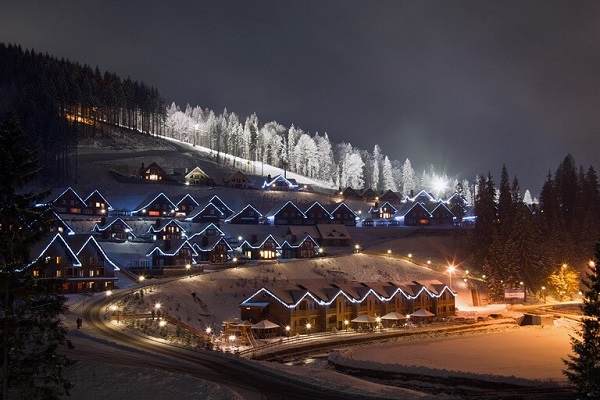Топ-10 місць для катання на лижах в Україні