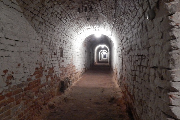 Таємничі підземелля Василіанського монастиря.jpg